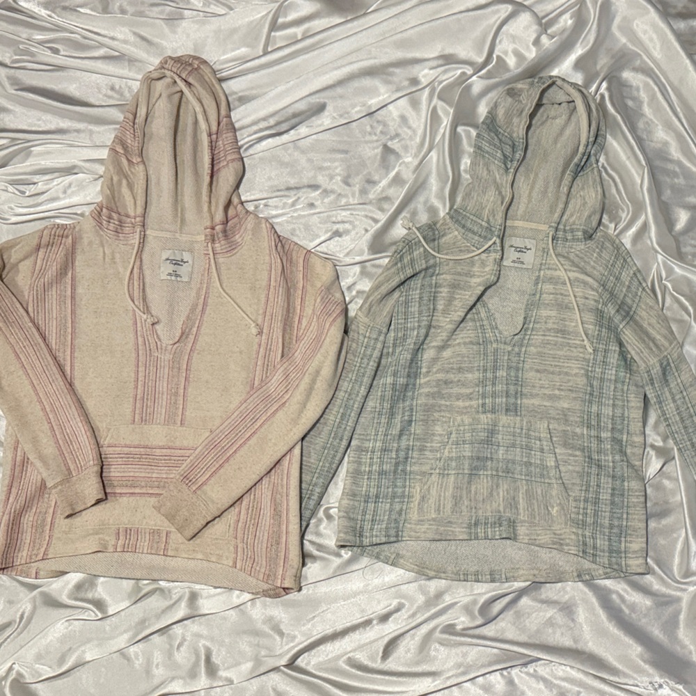 Striped vintage American Eagle Hooded Sweaters in Pink and Blue